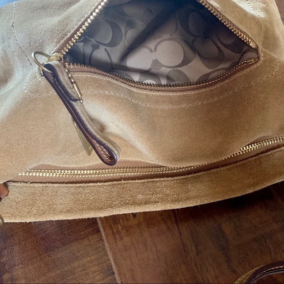 COACH suede hobo Taupe / tan purse w/tassel - Picture 6 of 13